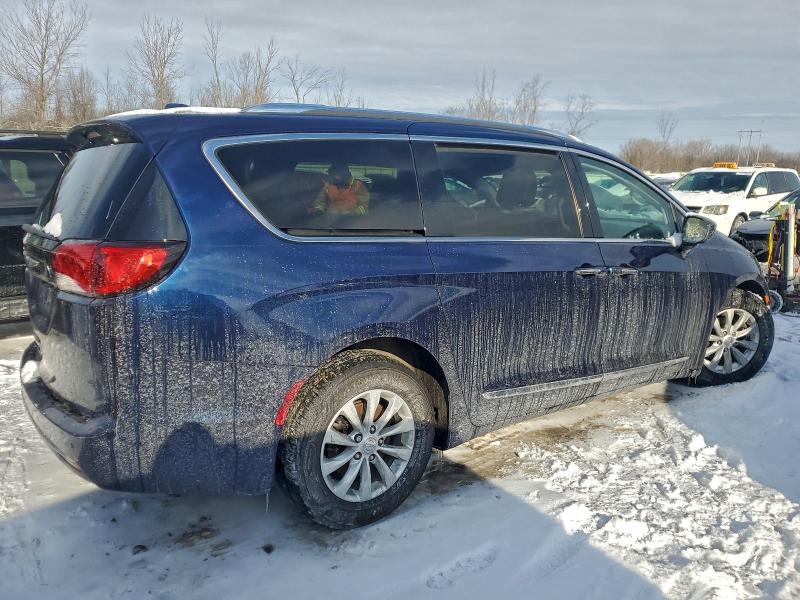 Фото 3 - CHRYSLER PACIFICA