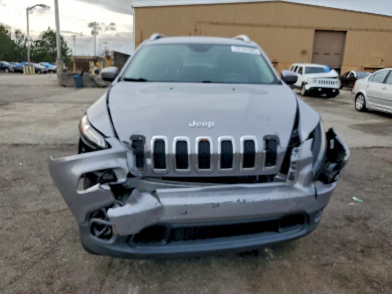 Фото 5 - JEEP GRAND CHER