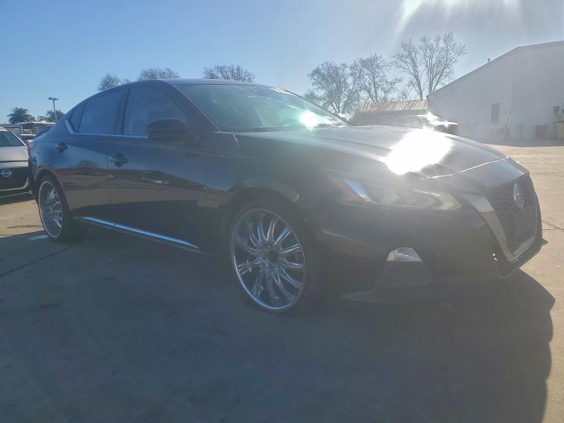 Фото 4 - NISSAN ALTIMA