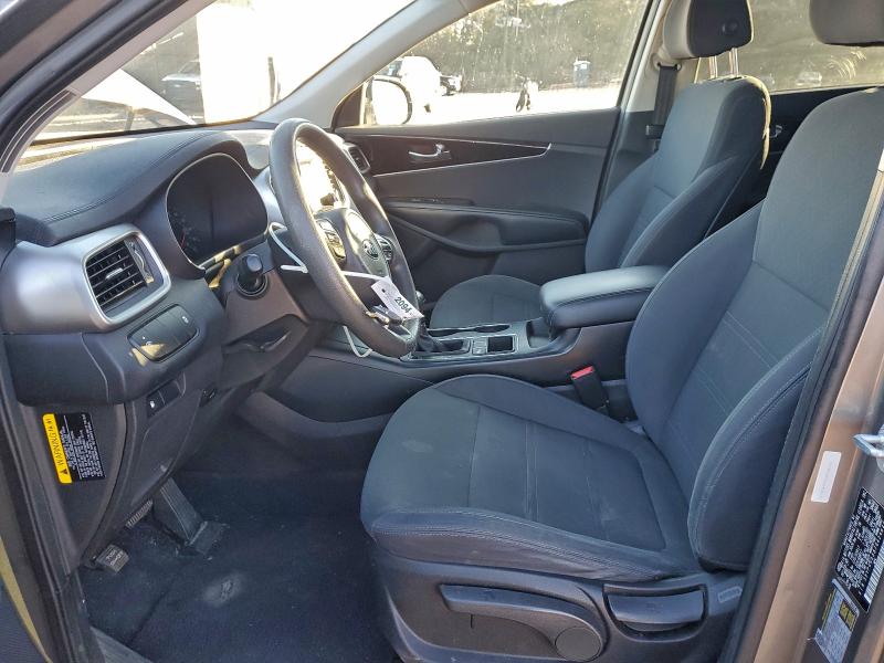 Фото 7 - KIA SORENTO