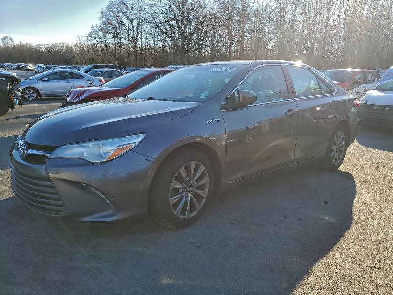 Фото 1 - TOYOTA CAMRY