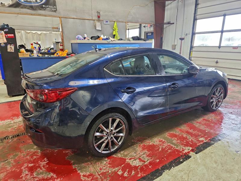 Фото 3 - MAZDA 3