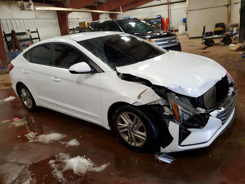 Фото 4 - HYUNDAI ELANTRA