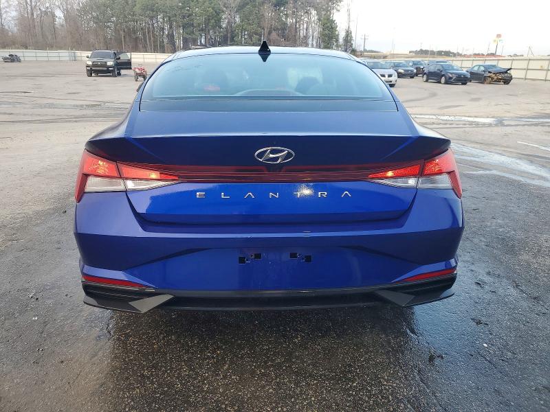 Фото 6 - HYUNDAI ELANTRA