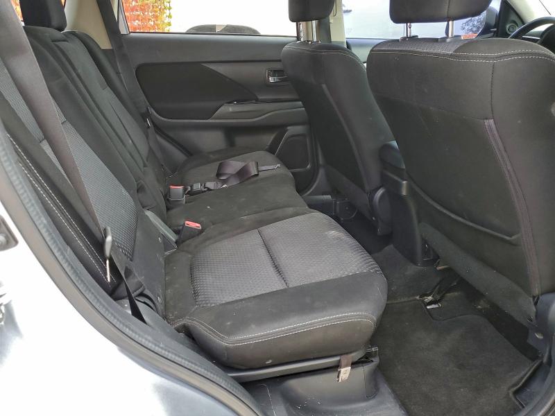 Фото 11 - MITSUBISHI OUTLANDER