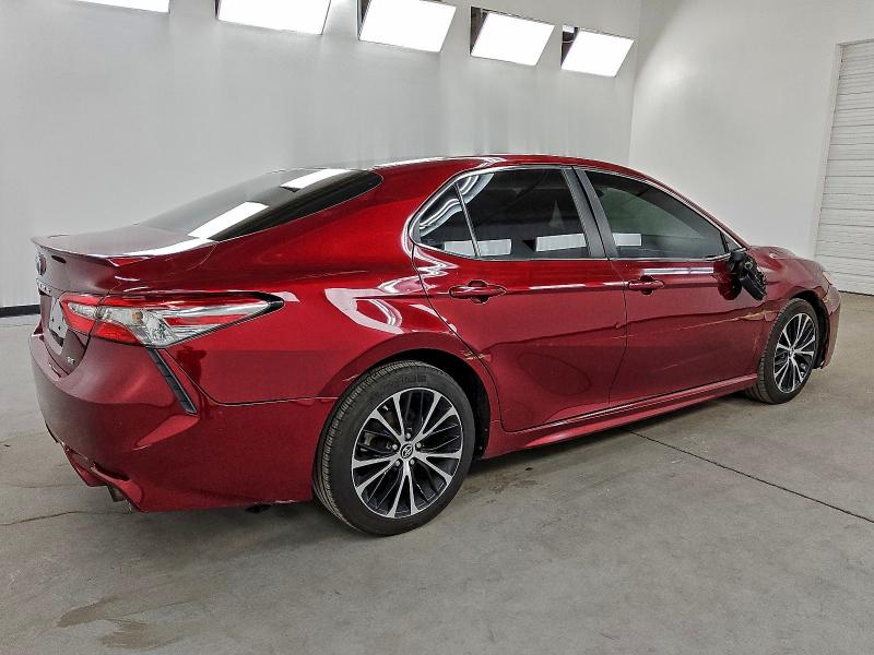 Фото 3 - TOYOTA CAMRY