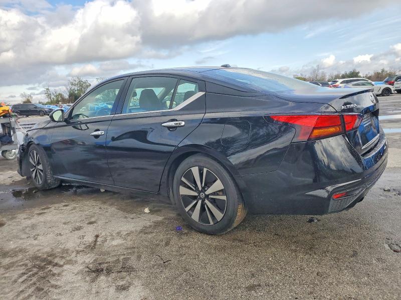 Фото 2 - NISSAN ALTIMA