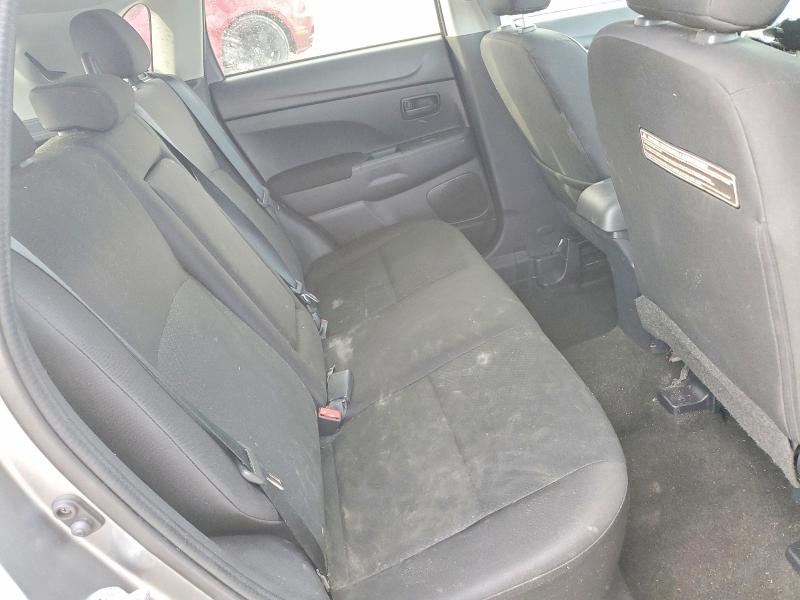 Фото 11 - MITSUBISHI OUTLANDER