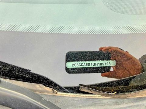 Фото 10 - CHRYSLER 300