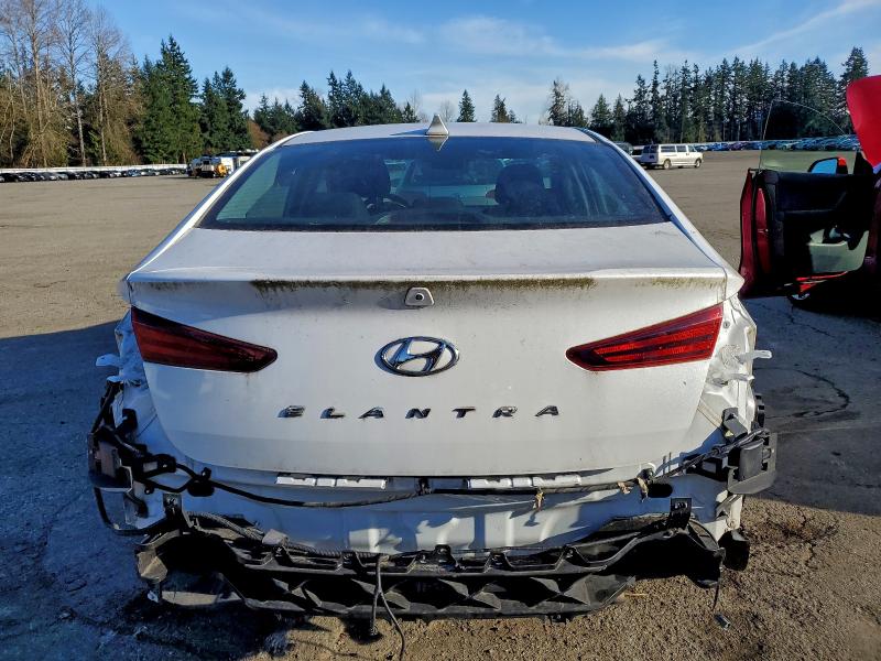 Фото 6 - HYUNDAI ELANTRA