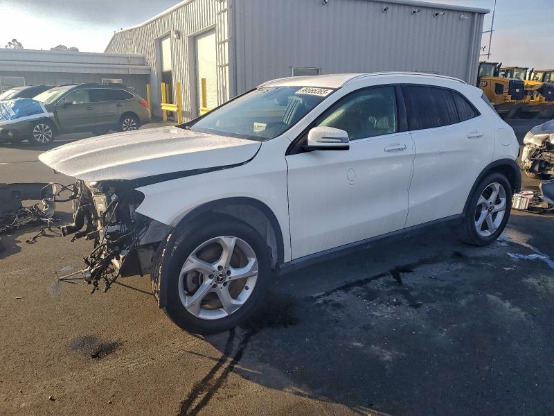 Фото 1 - MERCEDES-BENZ GLA-CLASS