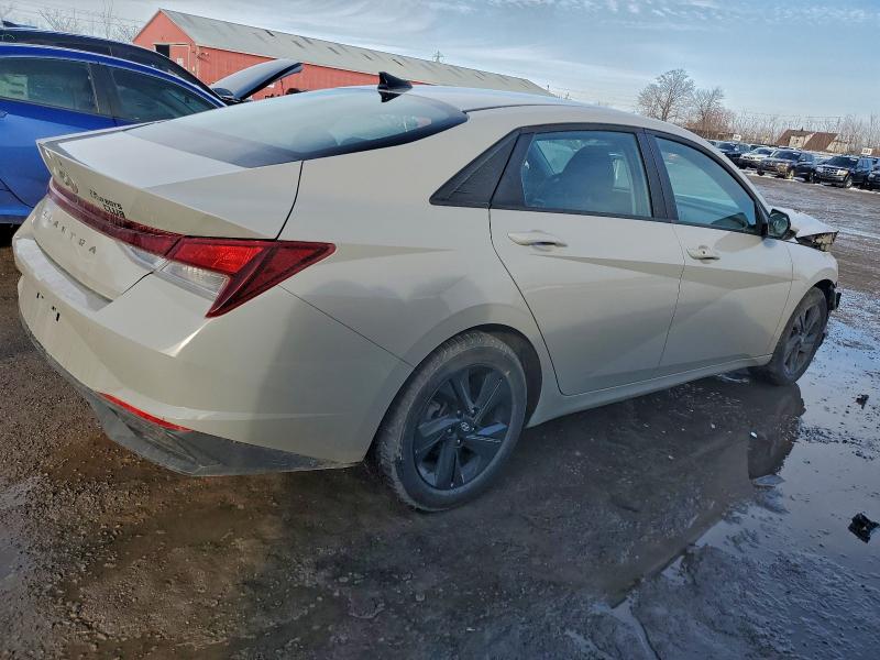 Фото 3 - HYUNDAI ELANTRA