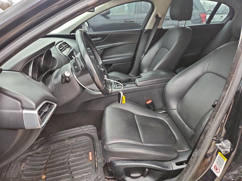 Фото 7 - JAGUAR XE