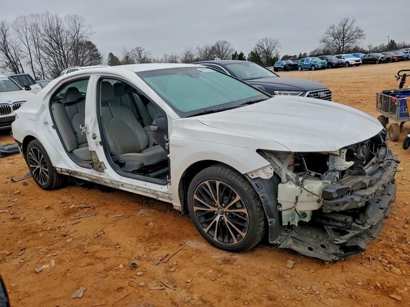 Фото 4 - TOYOTA CAMRY