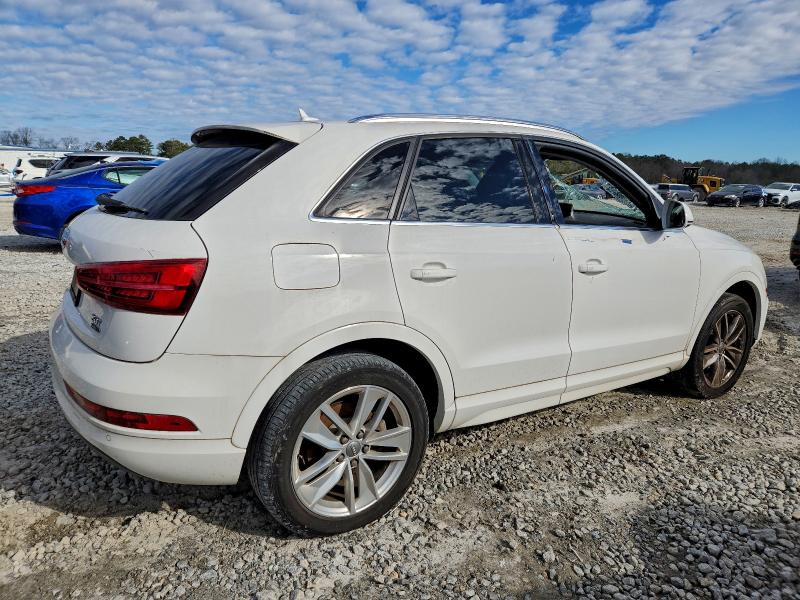 Фото 3 - AUDI Q3