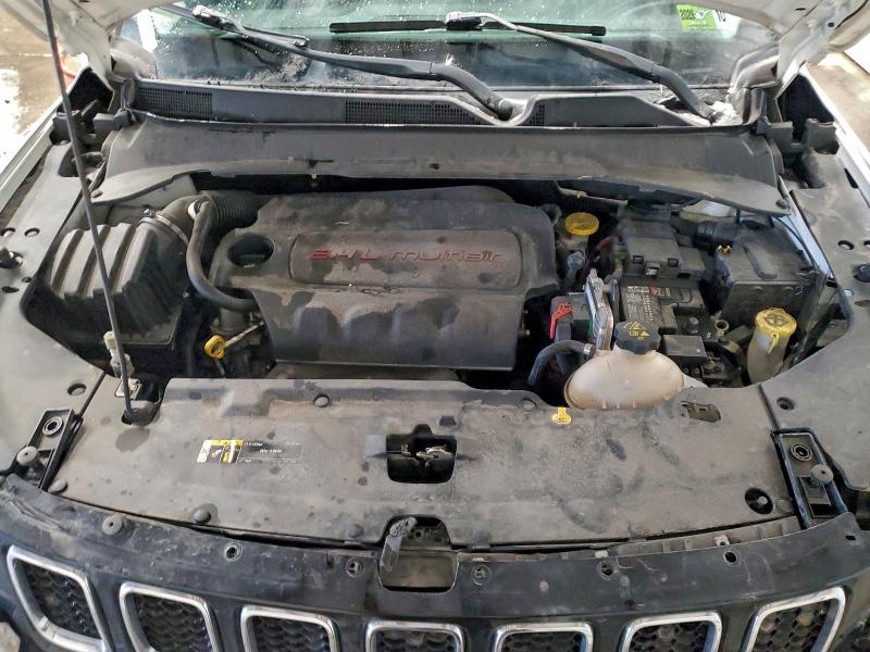 Фото 12 - JEEP COMPASS