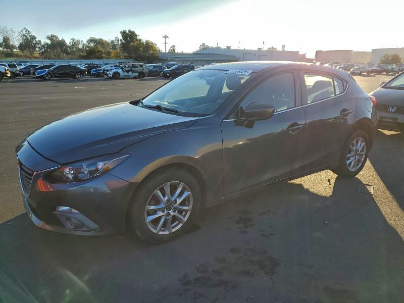 Фото 1 - MAZDA 3