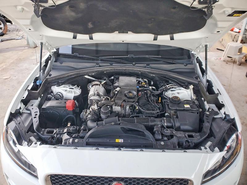 Фото 11 - JAGUAR F-PACE