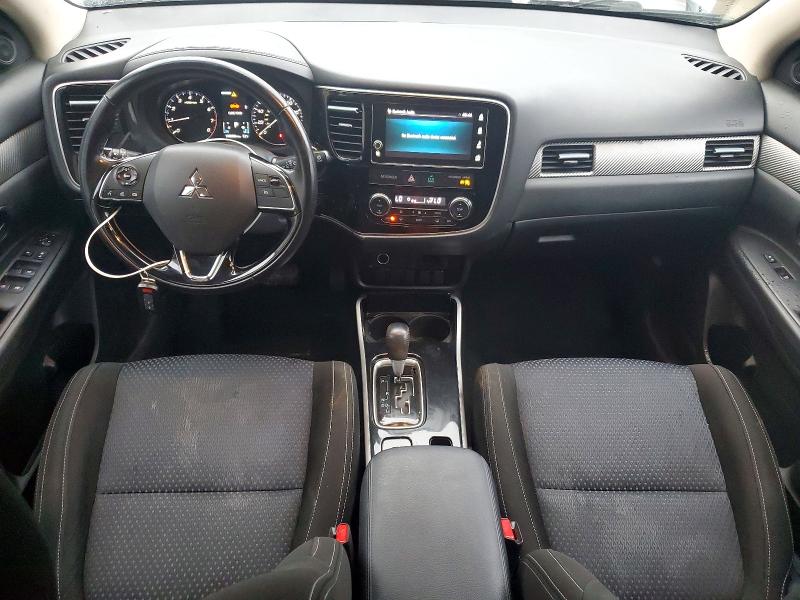 Фото 8 - MITSUBISHI OUTLANDER