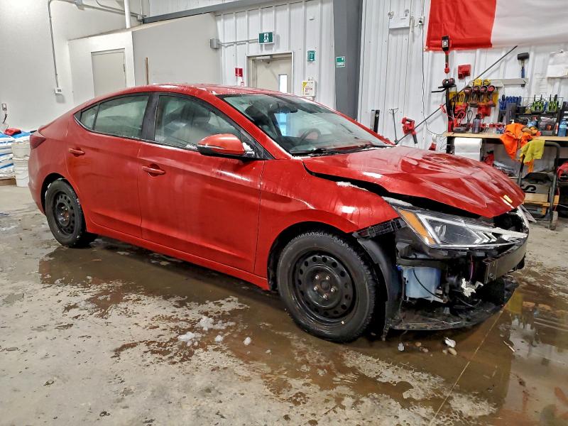 Фото 4 - HYUNDAI ELANTRA