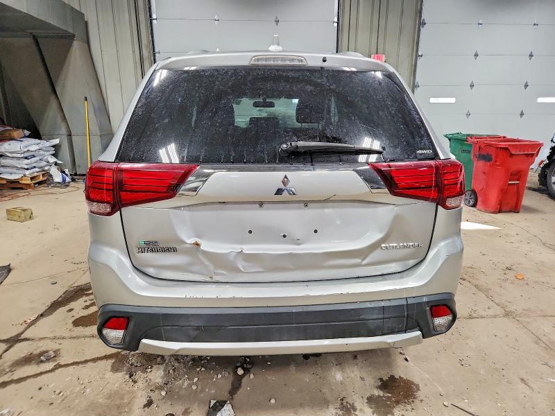 Фото 6 - MITSUBISHI OUTLANDER