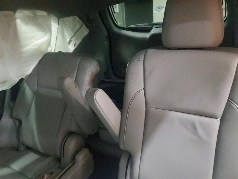 Фото 10 - TOYOTA HIGHLANDER