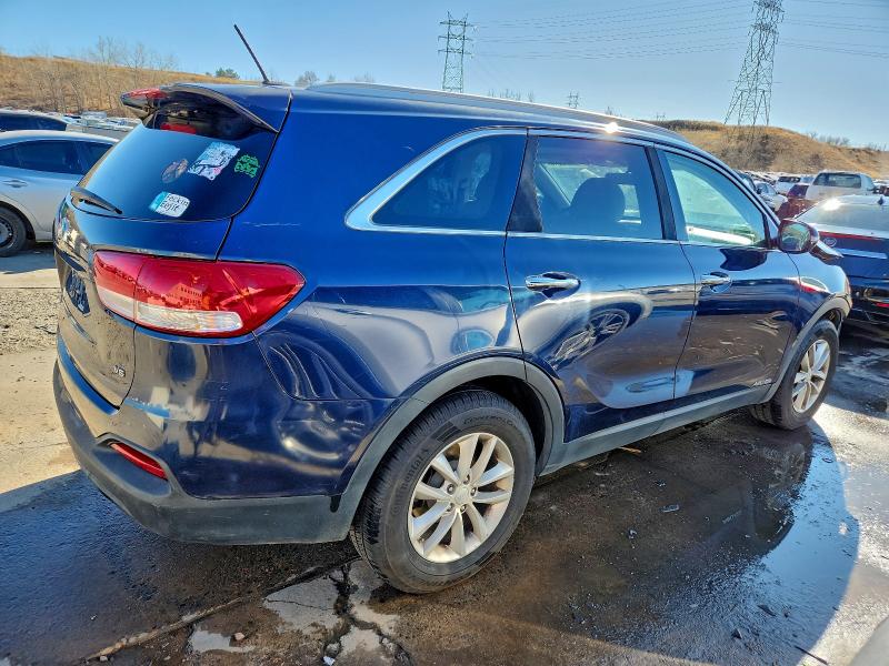 Фото 3 - KIA SORENTO