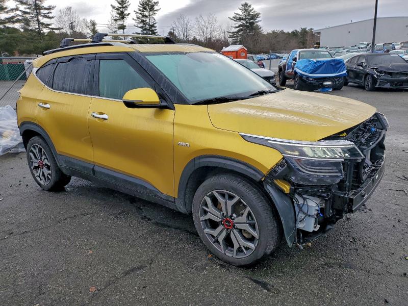 Фото 4 - KIA SELTOS