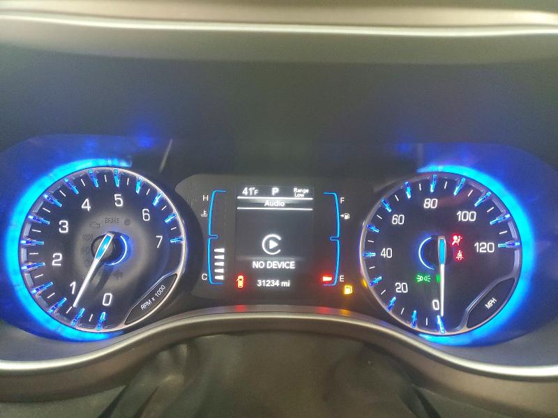 Фото 9 - CHRYSLER MINIVAN