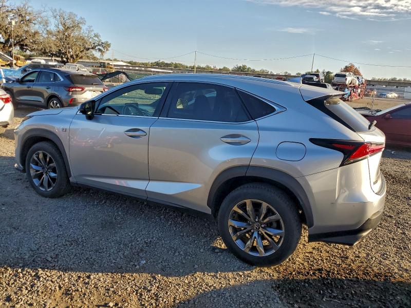 Фото 2 - LEXUS NX