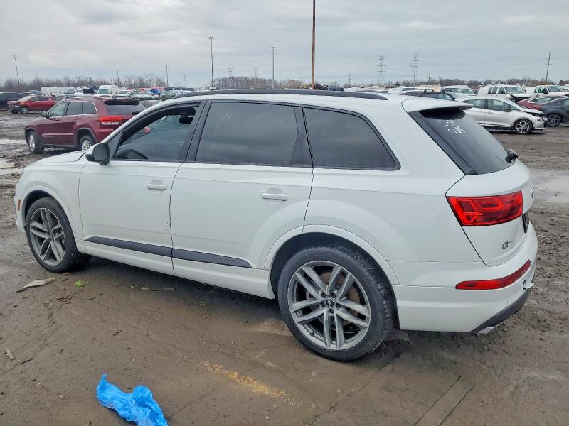 Фото 2 - AUDI Q7