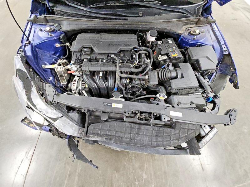 Фото 11 - HYUNDAI ELANTRA