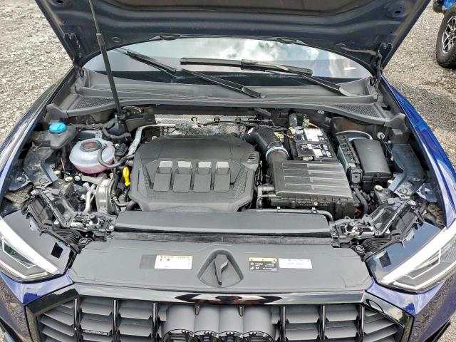 Фото 12 - AUDI Q3