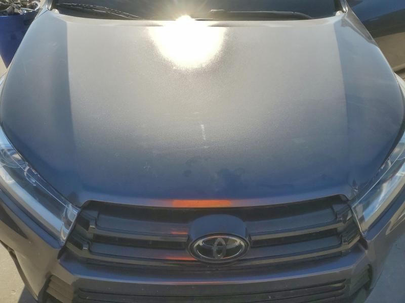 Фото 12 - TOYOTA HIGHLANDER