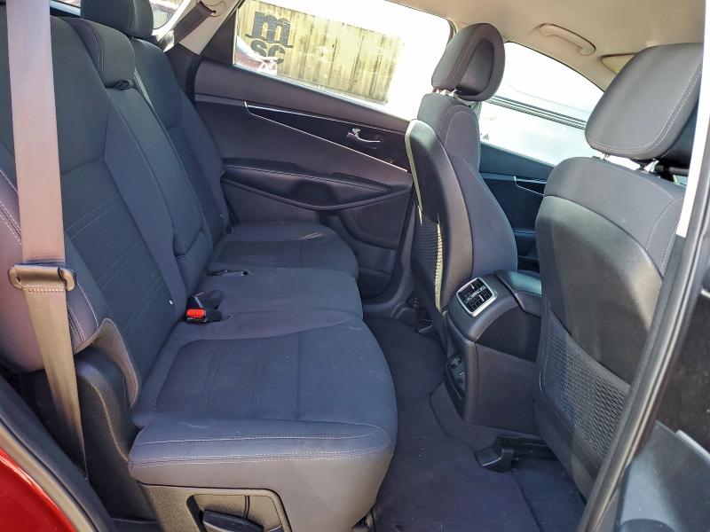 Фото 11 - KIA SORENTO