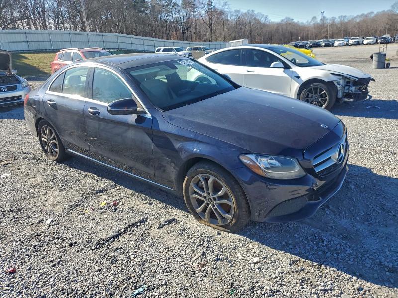 Фото 4 - MERCEDES-BENZ C-CLASS