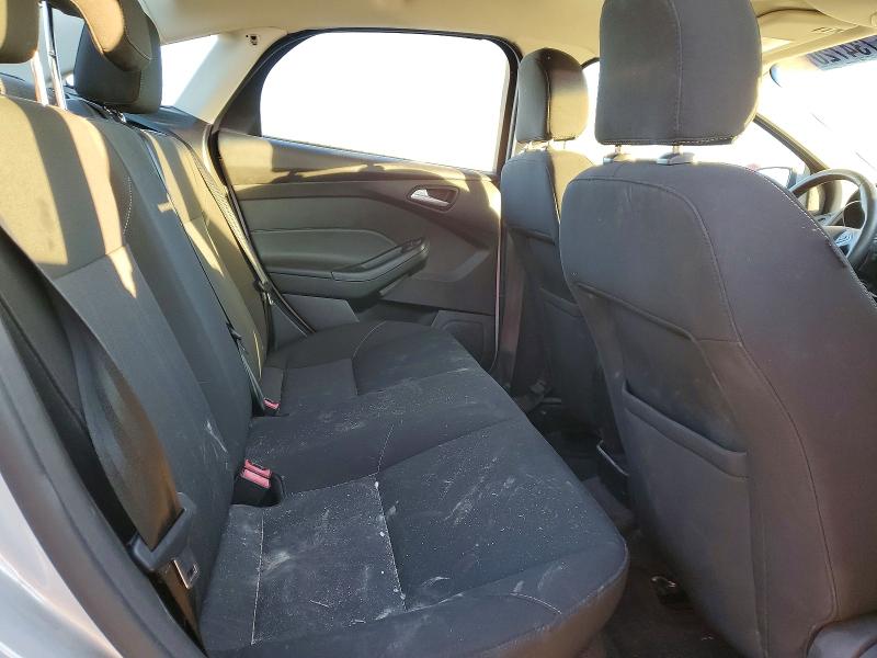 Фото 10 - FORD FOCUS