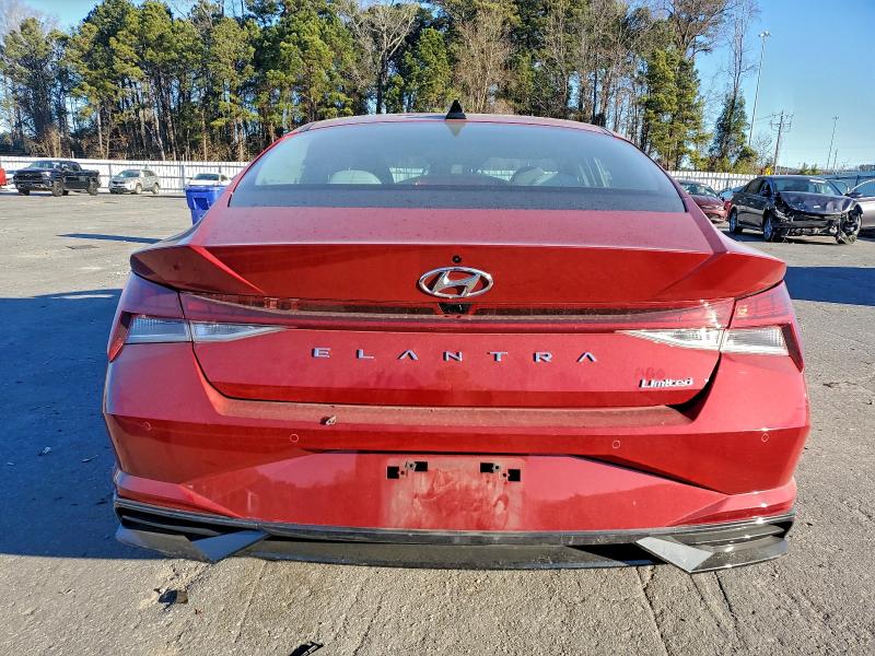 Фото 6 - HYUNDAI ELANTRA