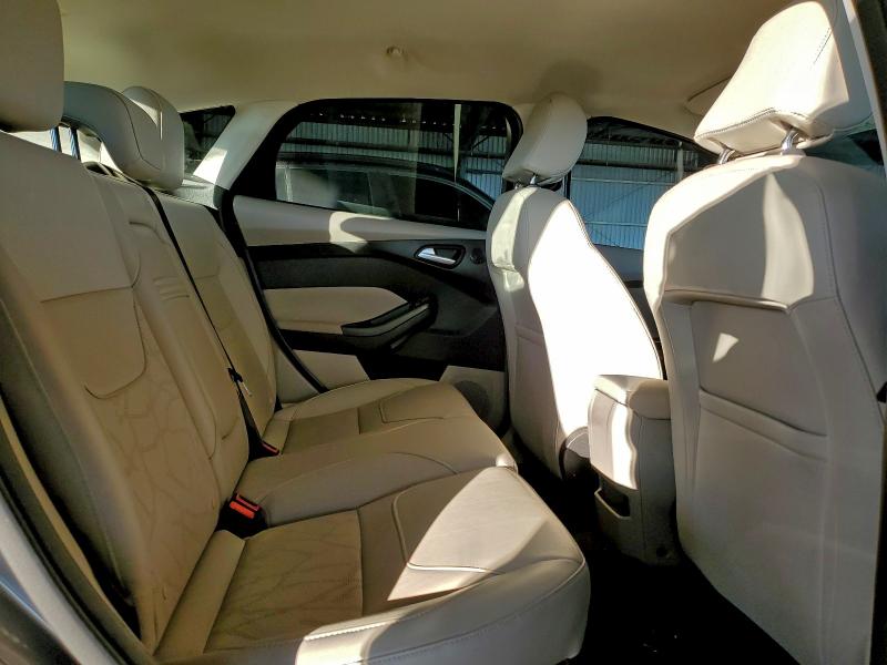 Фото 10 - FORD FOCUS