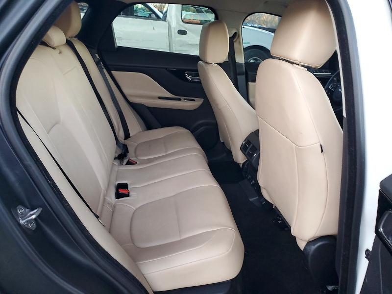 Фото 10 - JAGUAR F-PACE