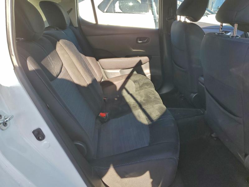 Фото 10 - NISSAN LEAF