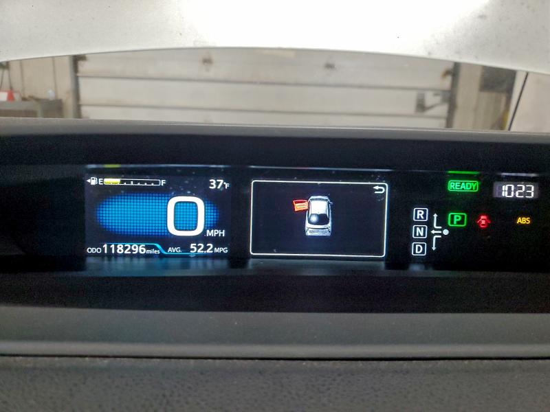 Фото 9 - TOYOTA PRIUS