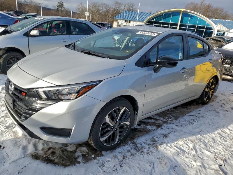 Фото 1 - NISSAN VERSA