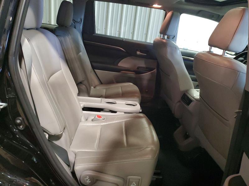 Фото 11 - TOYOTA HIGHLANDER