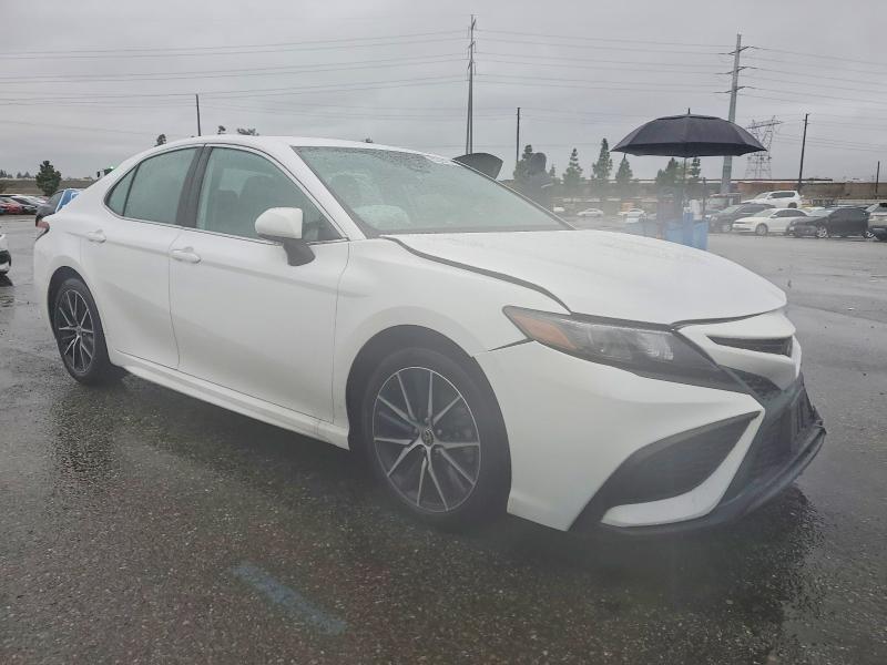 Фото 4 - TOYOTA CAMRY