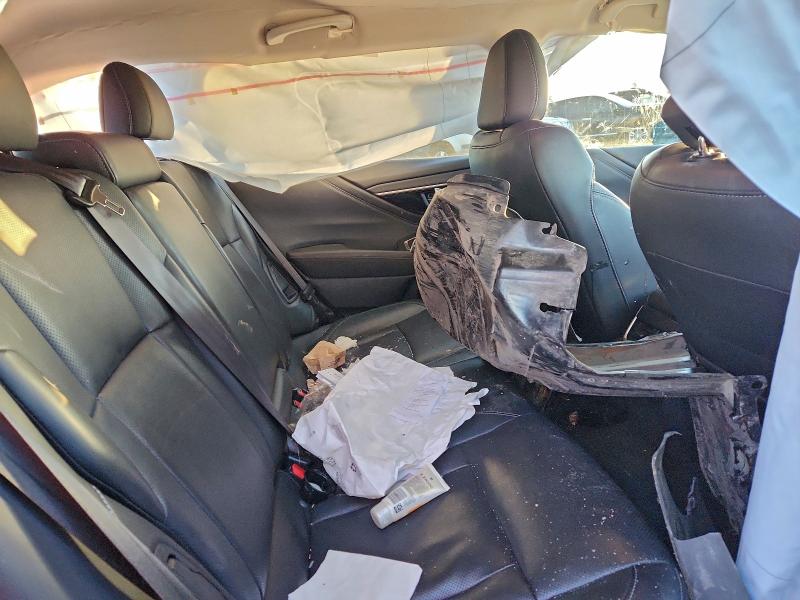 Фото 10 - SUBARU OUTBACK