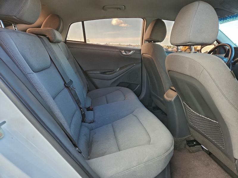 Фото 10 - HYUNDAI IONIQ