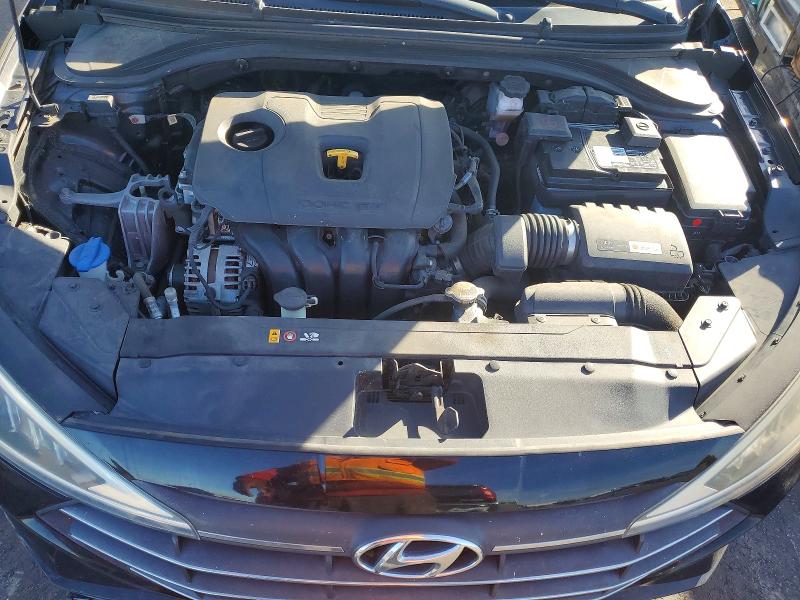 Фото 11 - HYUNDAI ELANTRA