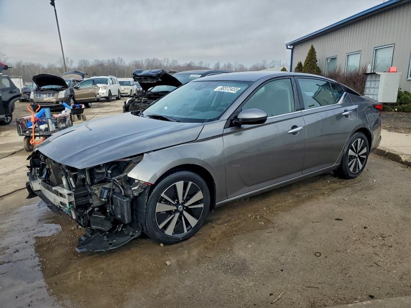 Фото 1 - NISSAN ALTIMA