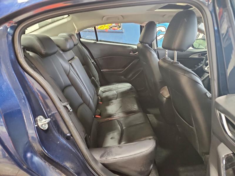 Фото 11 - MAZDA 3